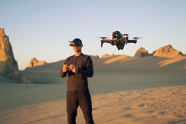DJI FPV – racing-dronen som lar deg kjenne at du flyr - Elkjøp