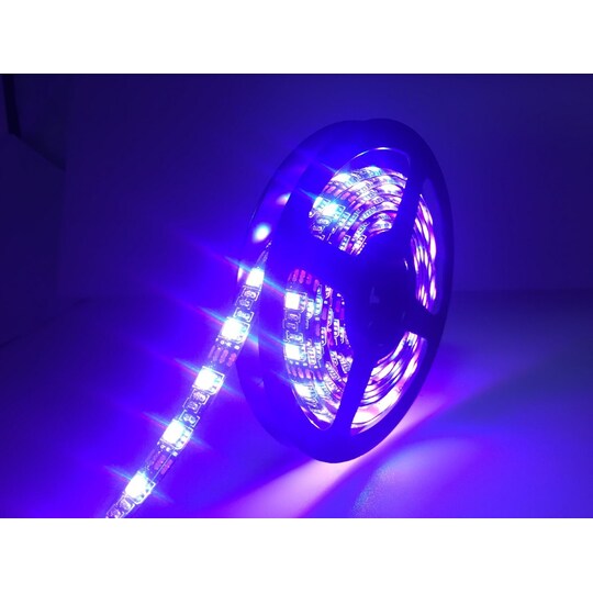 NÖRDIC RGB LED-liste 5M med fjernkontroll, 300 SMD LED på 5m, 20 LED-sløyfeposisjoner  - Elkjøp