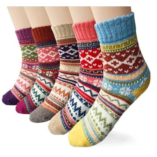 5 par strikkede sokker i fine farger og mønstre - Elkjøp