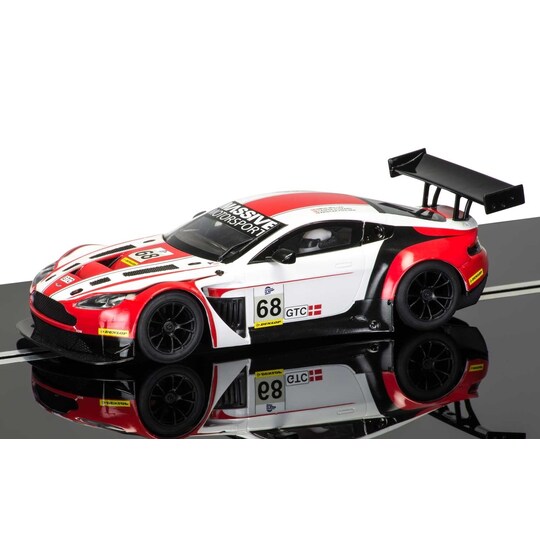 scalextric aston martin gt3