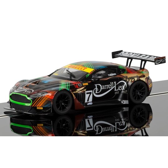 scalextric aston martin gt3