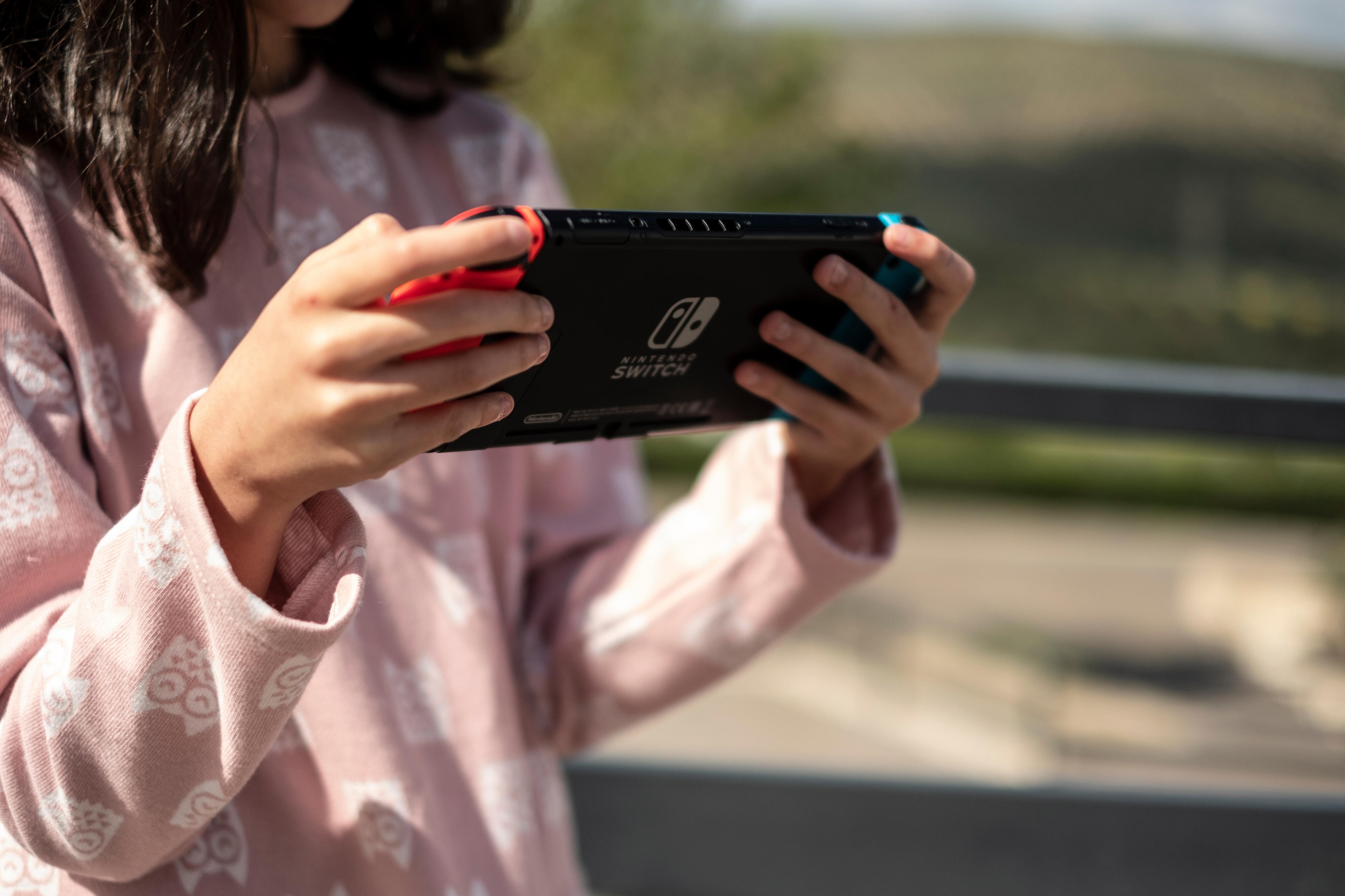 Nintendo Switch - sosiale spillkonsoller for barn | Elkjøp