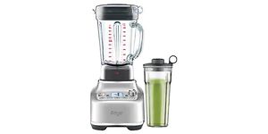 Sage blender og et glass med en smoothie