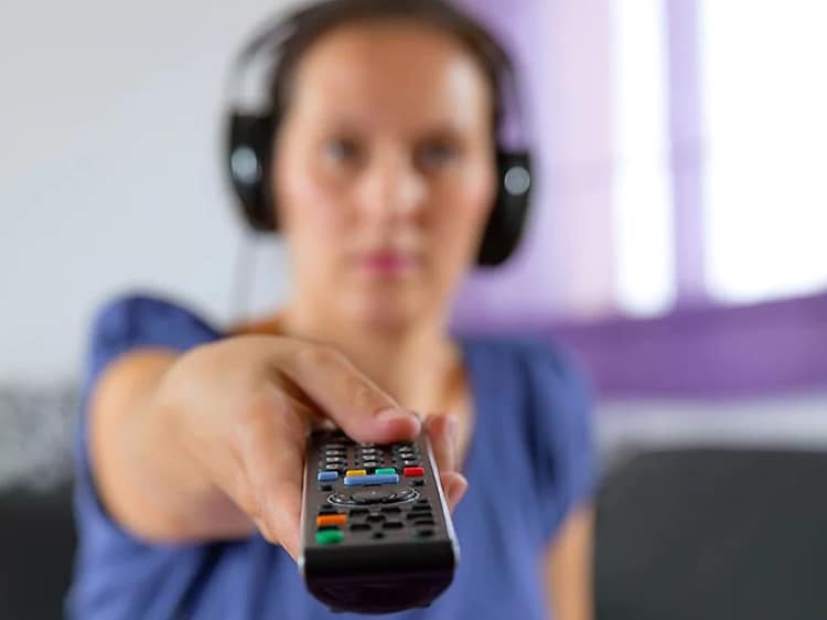 Guide: Trådløse hodetelefoner til TV - Dette må du vite | Elkjøp