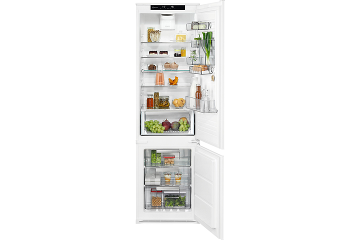 Integrated fridge & freezer from Electrolux