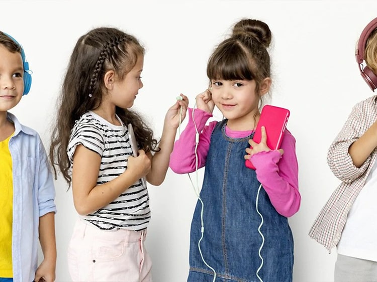 Guide: Dette er viktig når du velger hodetelefoner for barn | Elkjøp
